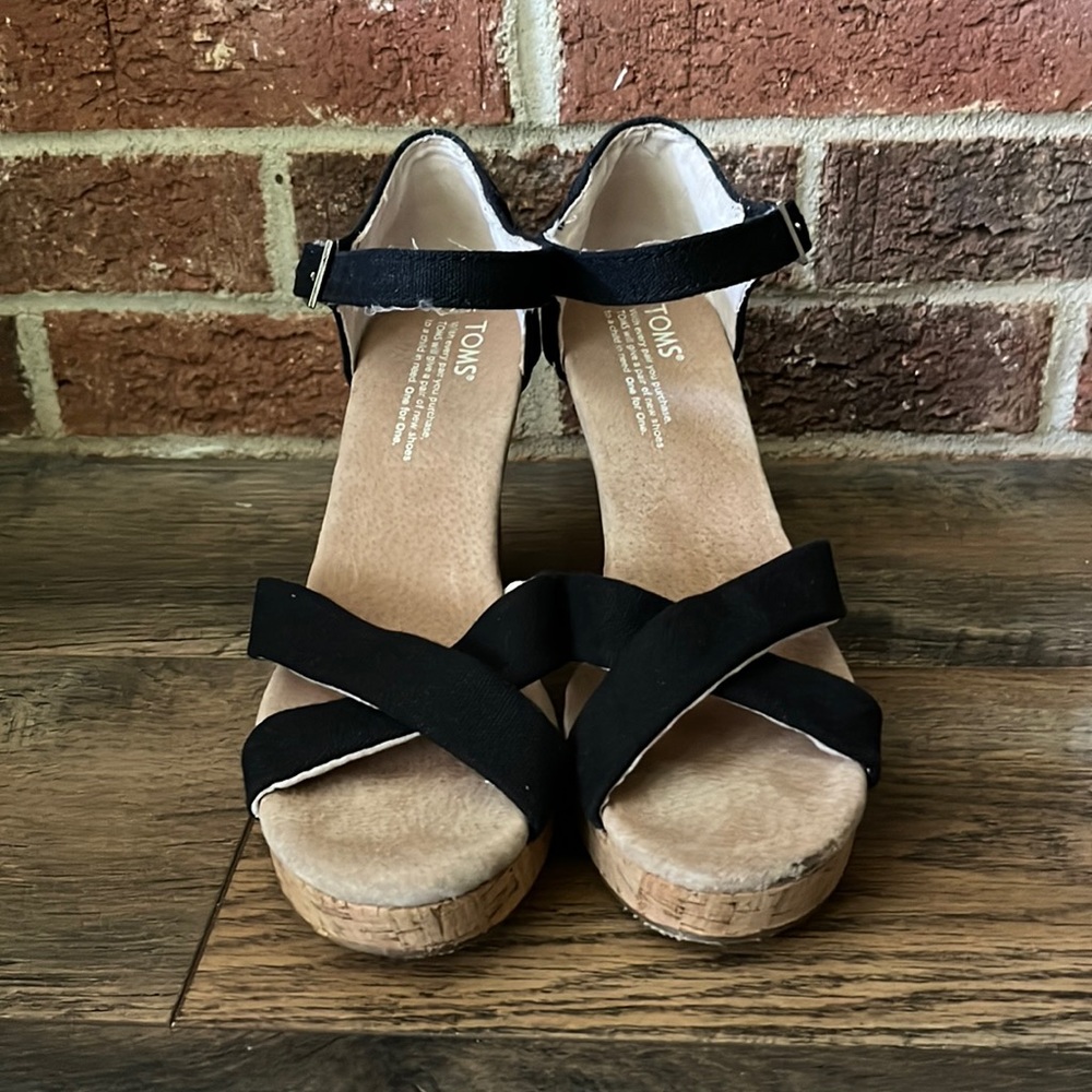 BRAND NEW- Toms wedged cork heels